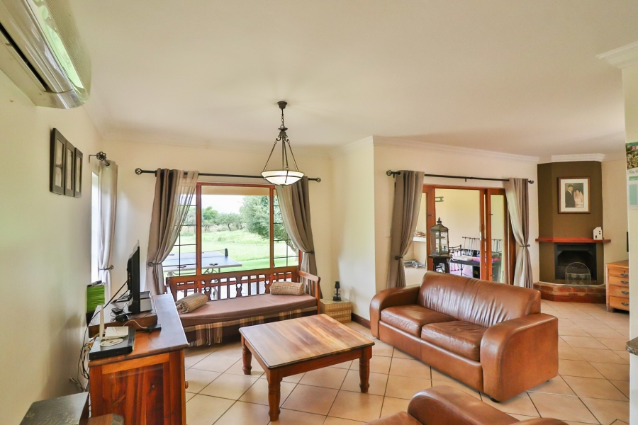 To Let 3 Bedroom Property for Rent in The Coves North West